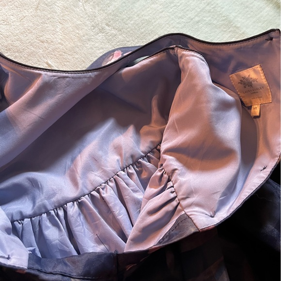 Laura Ashley gorgeous navy blue dress with flower blooms sz 6x. Exquisite!! - Picture 3 of 11